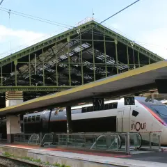 Der TGV inOui steht bereit für die Zug nach Barcelona.