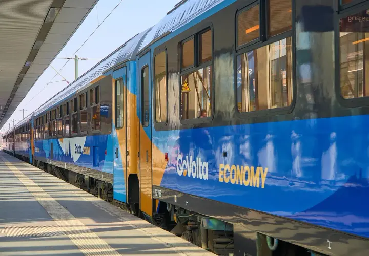 Der GoVolta Economy Zug steht bereit für die Fahrt von Hamburg nach Amsterdam.