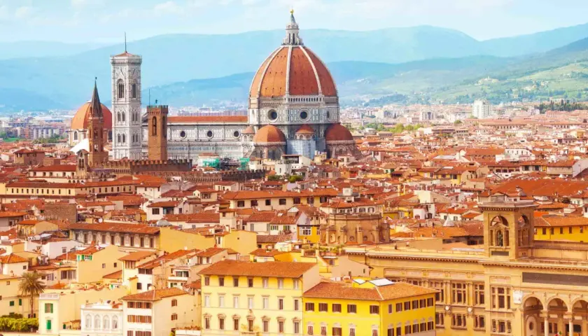 Blick auf Florenz mit dem Dom, ein schönes Ziel nach einer Zugfahrt von Berlin.