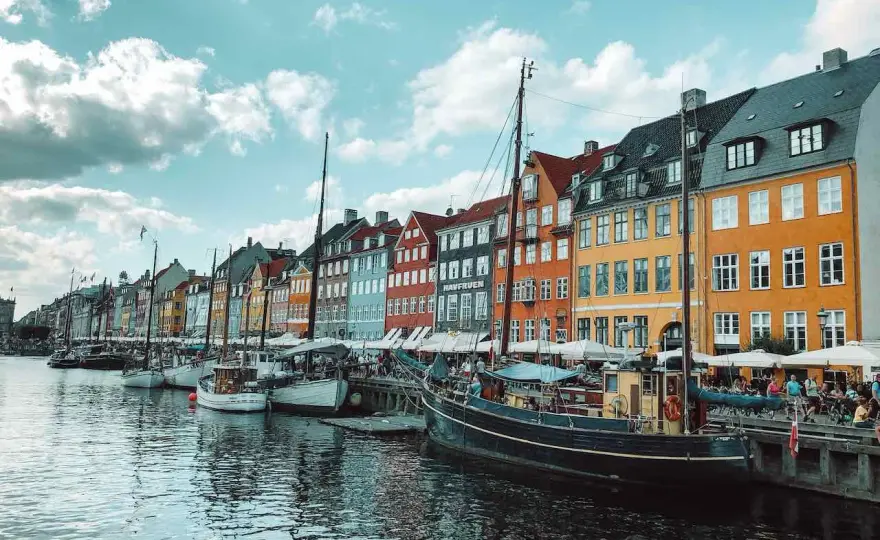 Zug nach Kopenhagen - So reist du entspannt & günstig