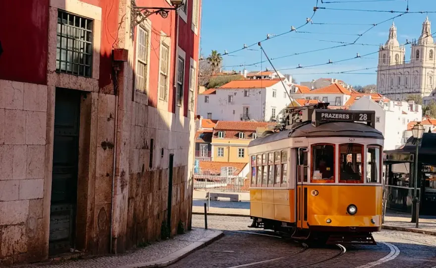 Lissabon Bahnhöfe - Dein Guide für stressfreies Reisen