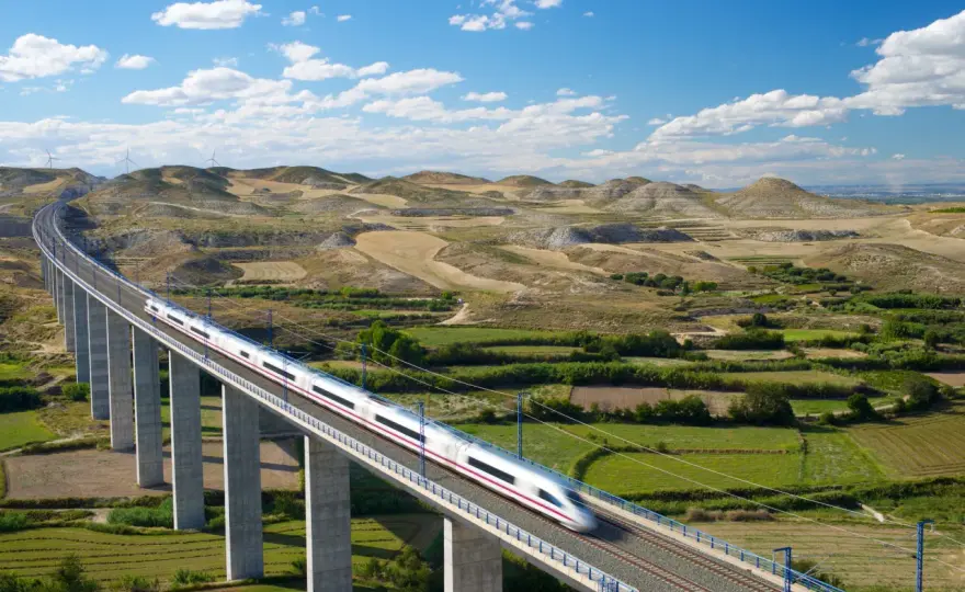 Zugfahren in Spanien - Dein Guide für Netz, Tickets & Routen