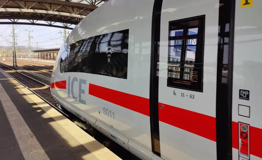 Fernverkehr einfach erklärt - ICE, IC & Tickets richtig nutzen