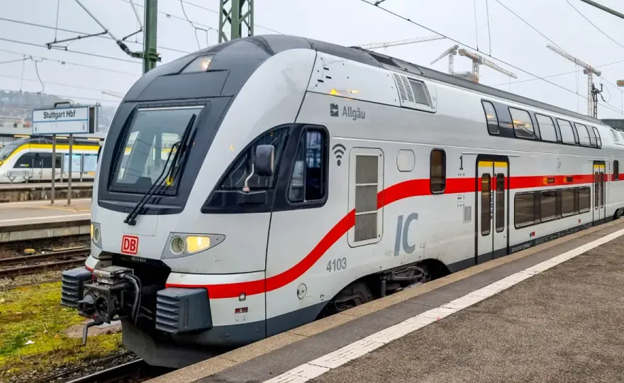 Intercity-Zug: Was ist das? IC, ICE, EC – Dein Guide für Bahnreisen