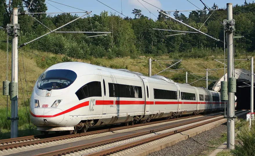 Frankfurt–Basel Zug: Schnell, planbar, günstig? Dein Guide!